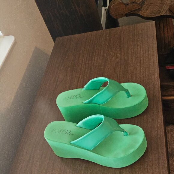 Wild Pair Naomi Platform Flip Flop Sandals Size 11 - Picture 13 of 15